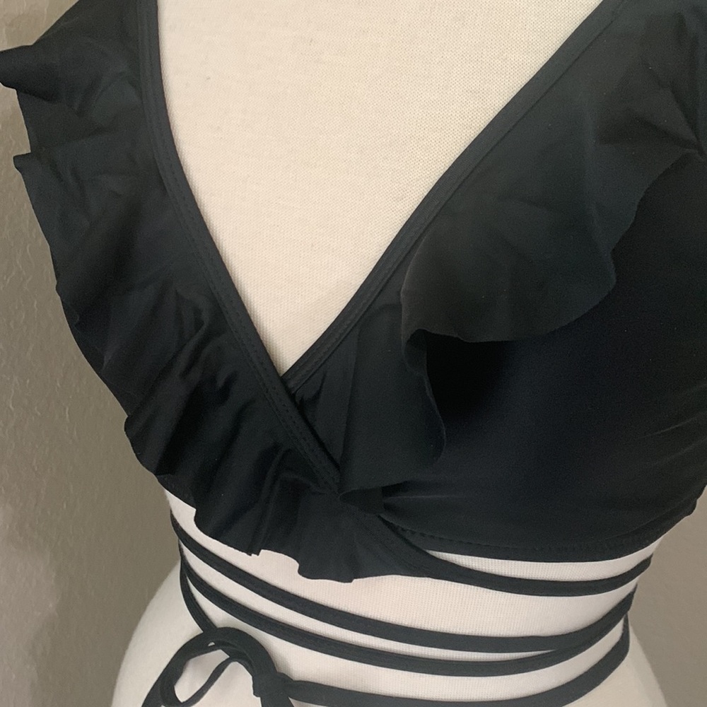 CUPSHE black ruffle bathing suit top - Picture 4 of 9